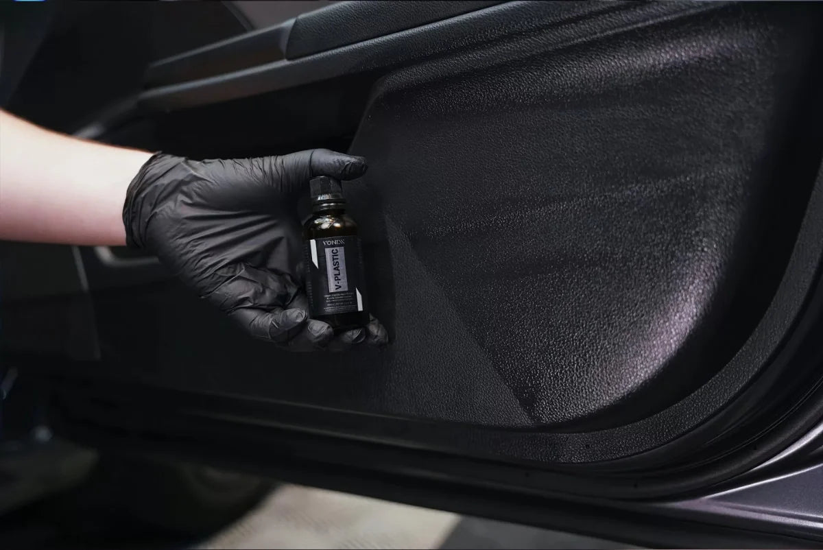 Vonixx V-Plastik Pro - Ceramico Restaurador y Protector de plasticos de vehiculos 50mL